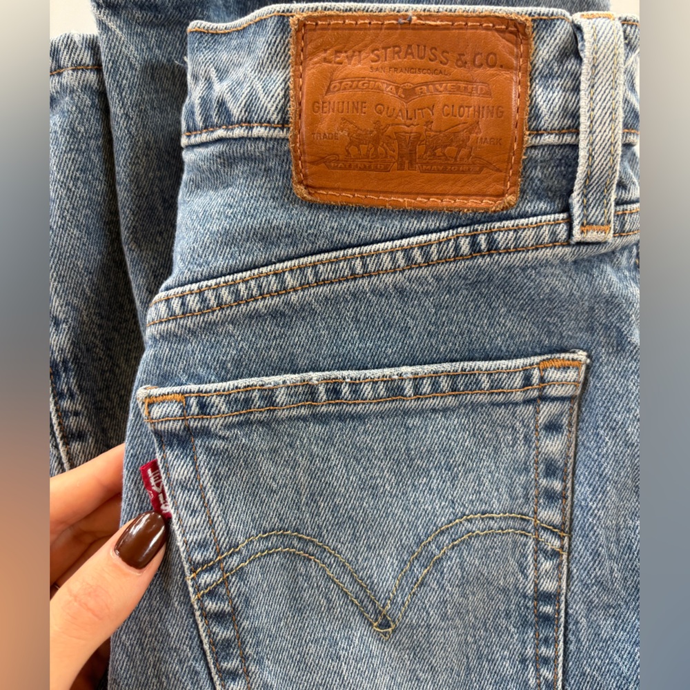 Levi's Women's Ribcage Straight Jeans -26 - Picture 4 of 5